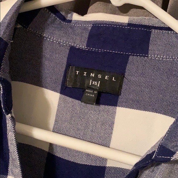 Hattie 2 pocket button down top - Picture 3 of 4